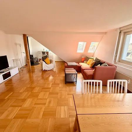 Quiet Attic-apartment Center Lägenhet Bern