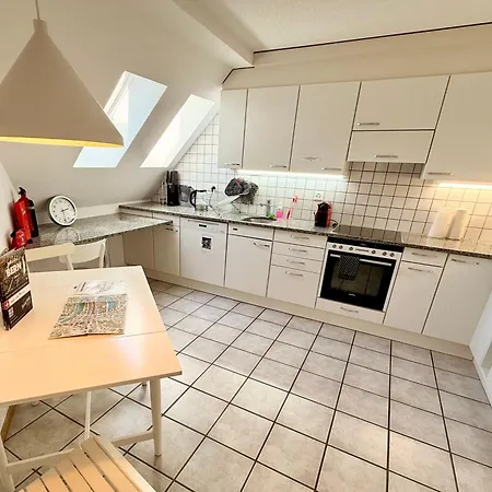 Quiet Attic-apartment Center * Bern