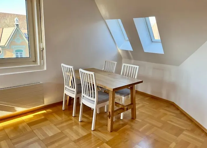 דירה Quiet Attic-apartment Center *