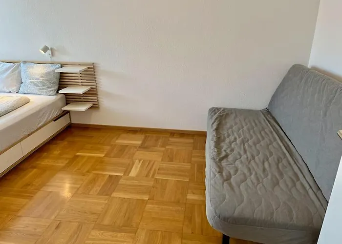 Quiet Attic-apartment Center ברן