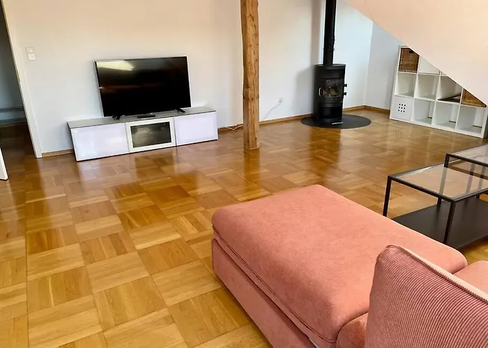 Quiet Attic-apartment Center דירה ברן